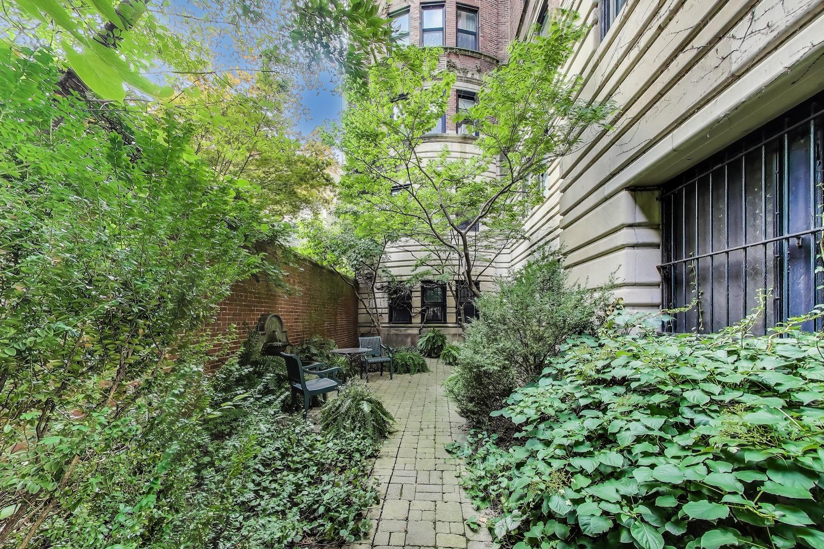 431 W Oakdale Avenue Unit: 1C