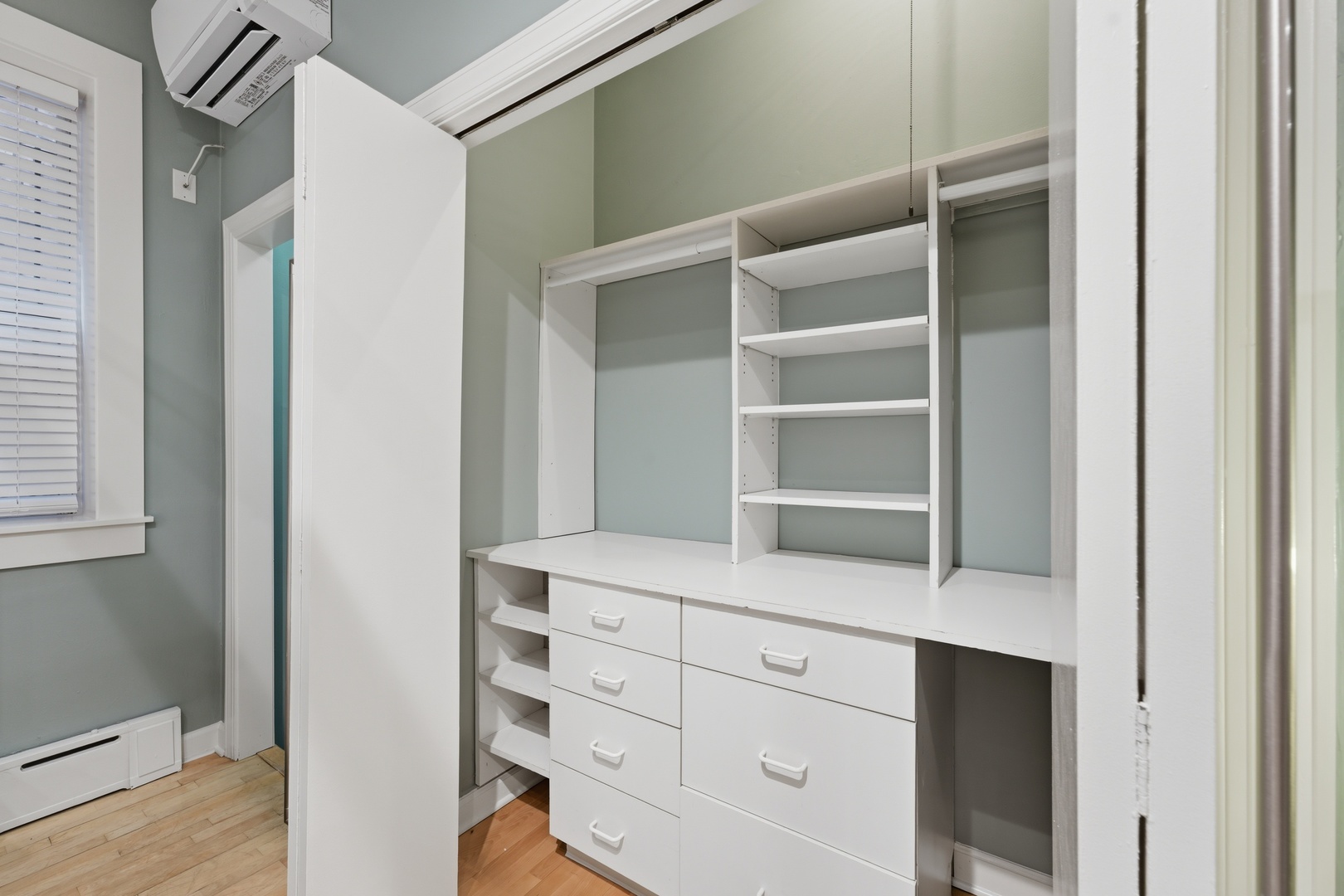 431 W Oakdale Avenue Unit: 1C