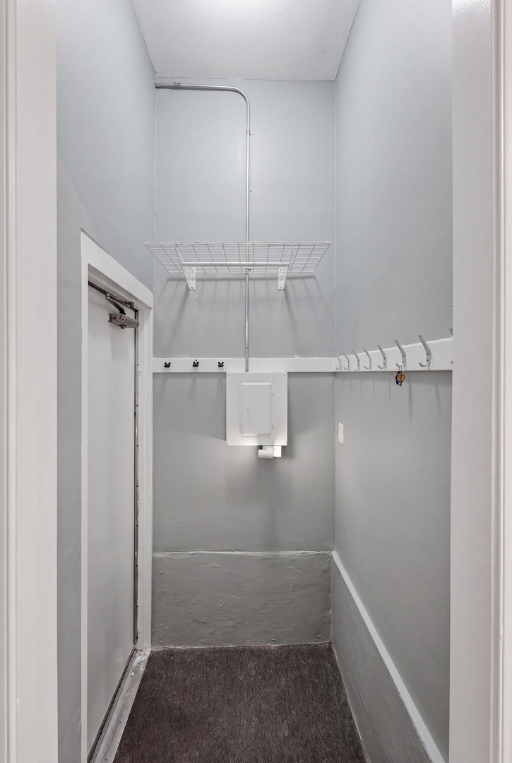 431 W Oakdale Avenue Unit: 1C