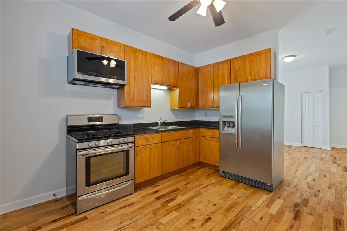 1234 W 49th Place Unit: 1R