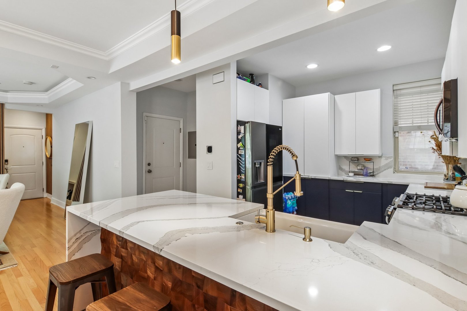 2656 W Gunnison Street Unit: 1