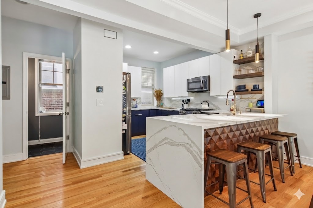 2656 W Gunnison Street Unit: 1