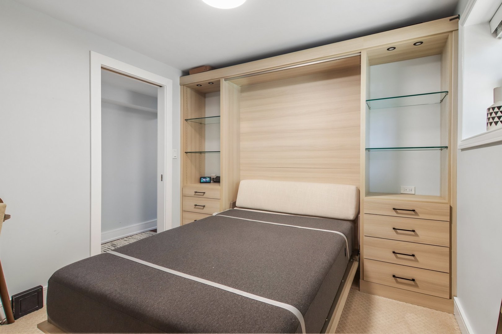 2656 W Gunnison Street Unit: 1