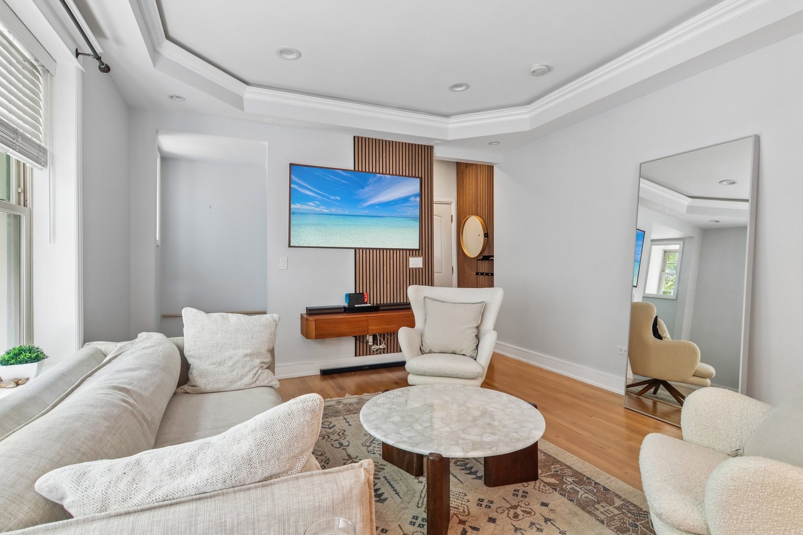 2656 W Gunnison Street Unit: 1