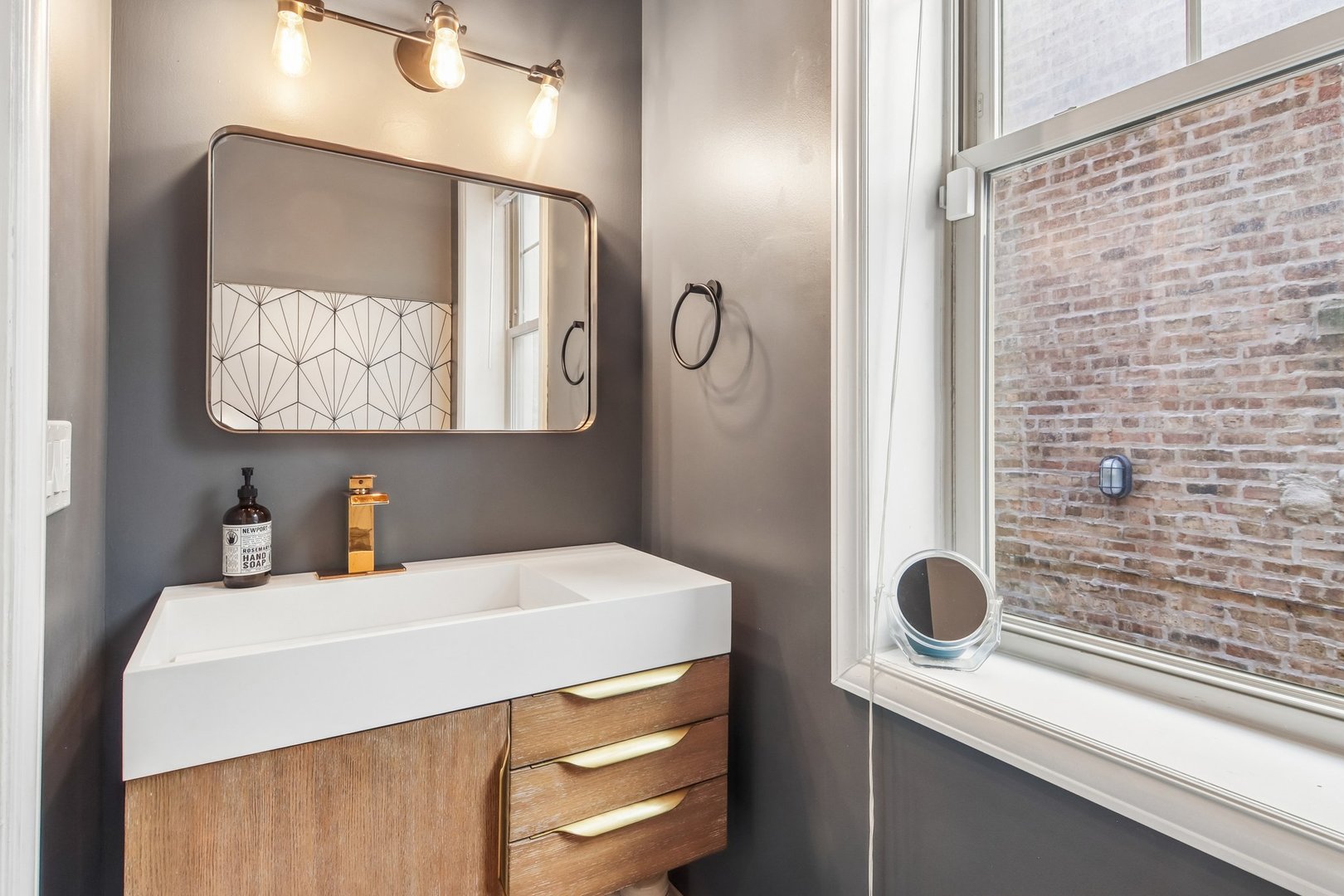2656 W Gunnison Street Unit: 1