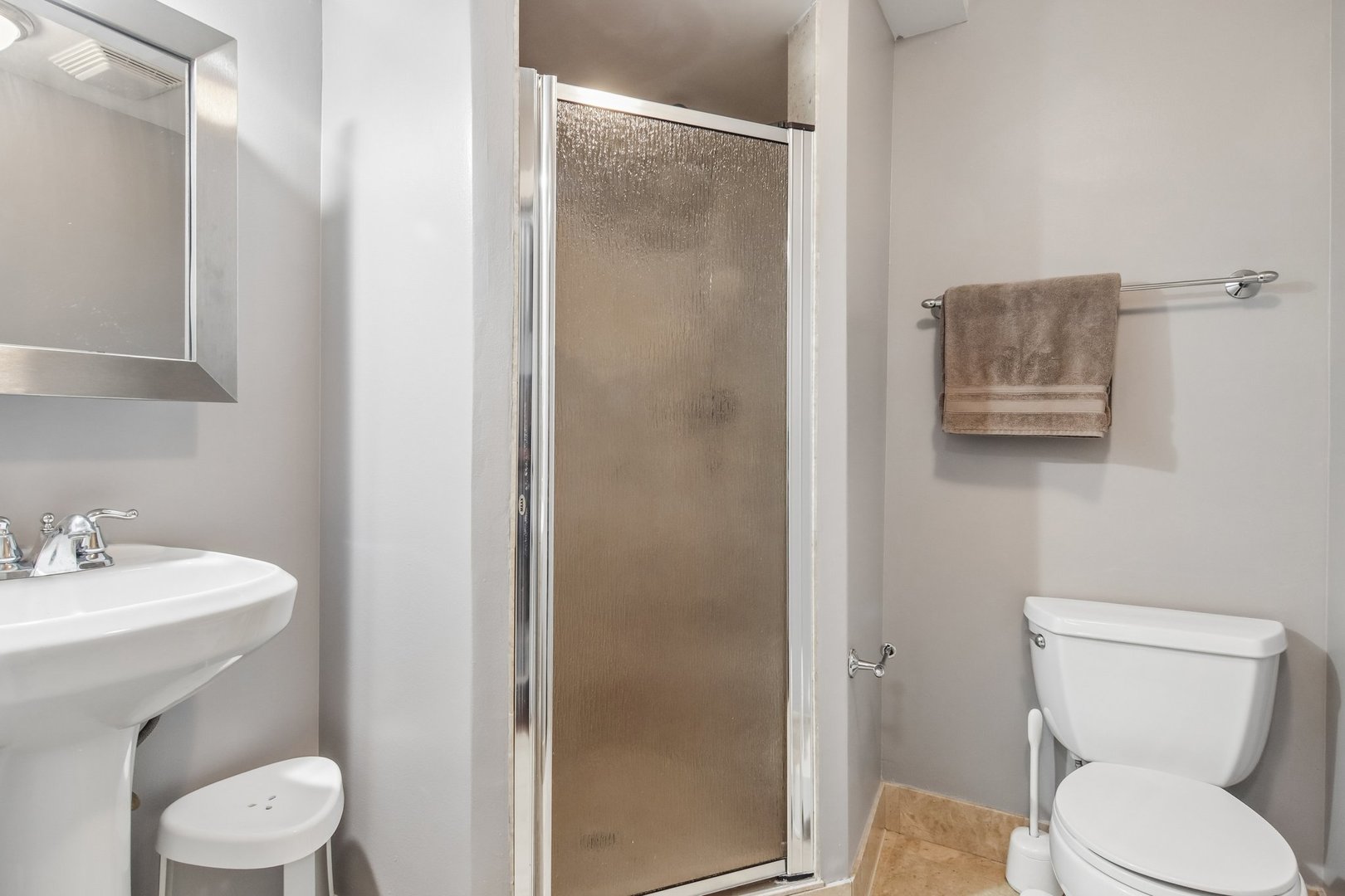 2656 W Gunnison Street Unit: 1