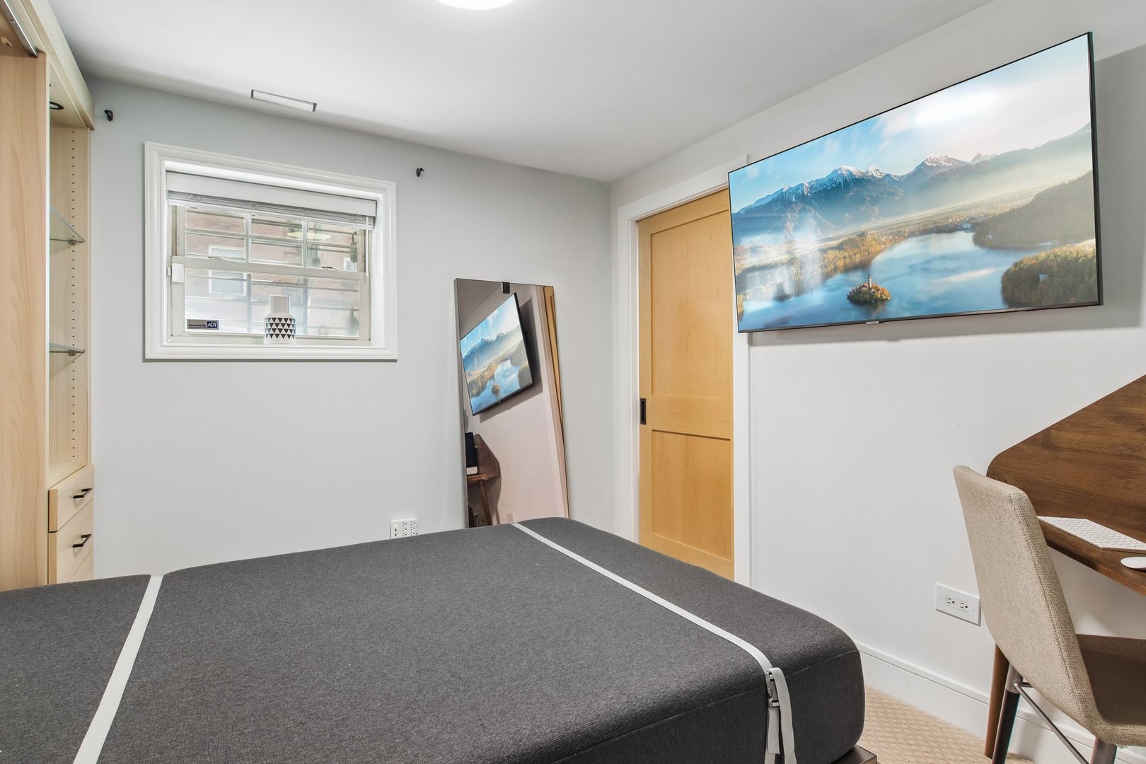 2656 W Gunnison Street Unit: 1