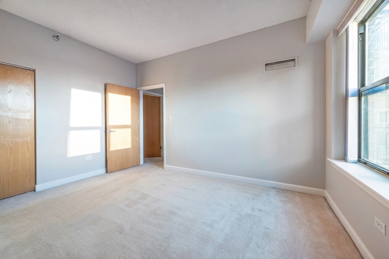 41 E 8th Street Unit: 1805