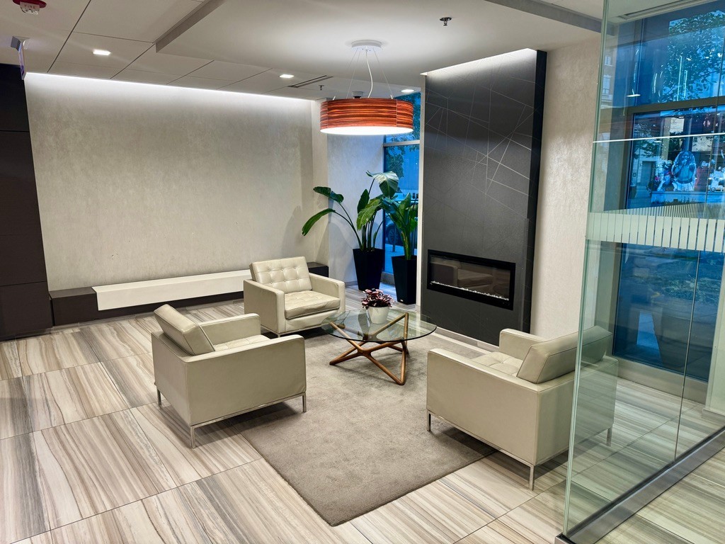 41 E 8th Street Unit: 1805