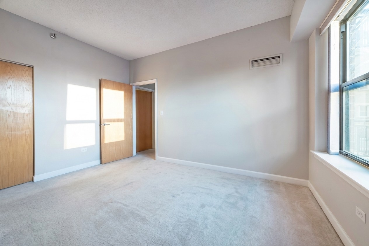 41 E 8th Street Unit: 1805