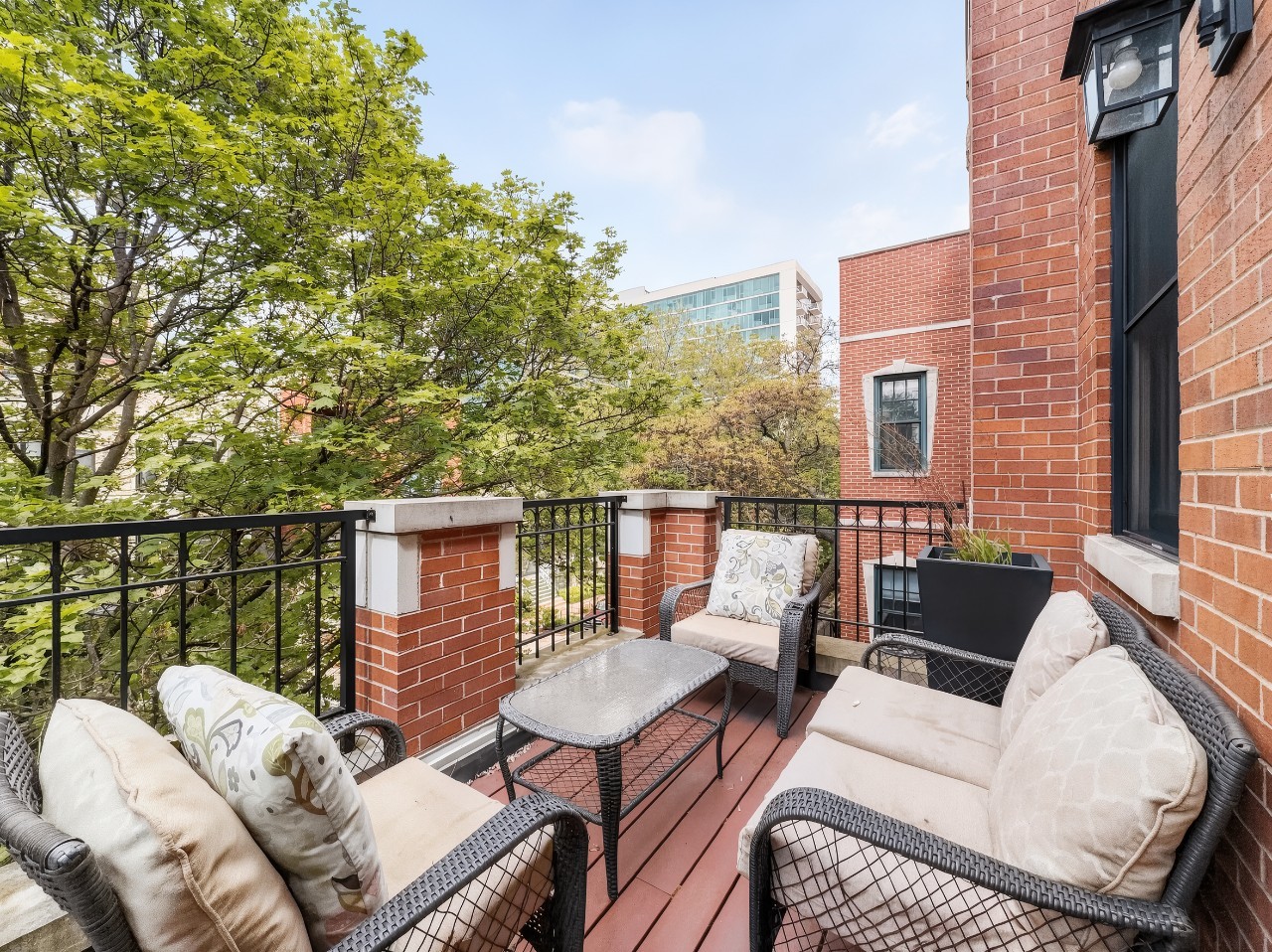 839 W Bradley Place Unit: 3
