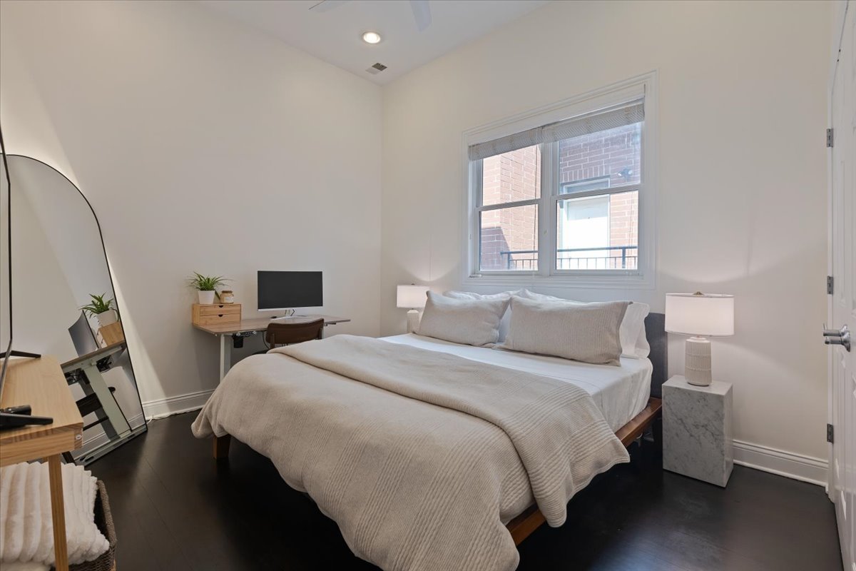 839 W Bradley Place Unit: 3