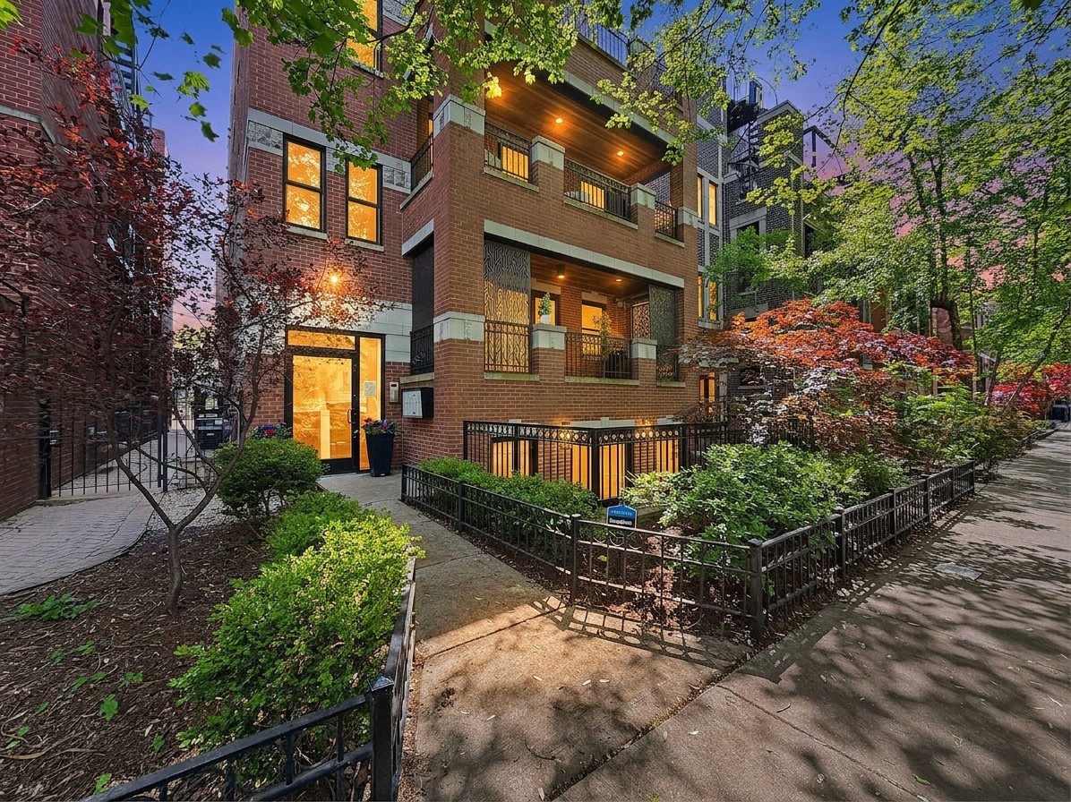 839 W Bradley Place Unit: 3