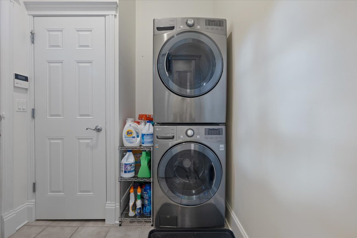 839 W Bradley Place Unit: 3