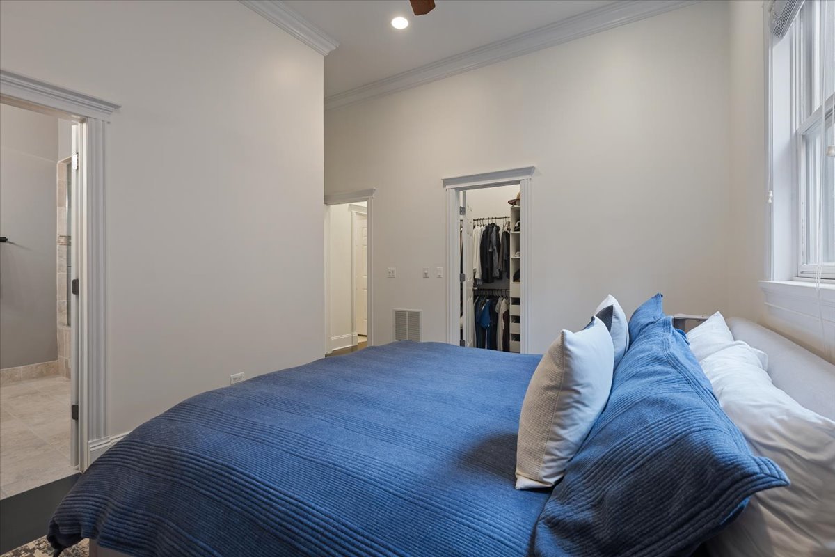 839 W Bradley Place Unit: 3