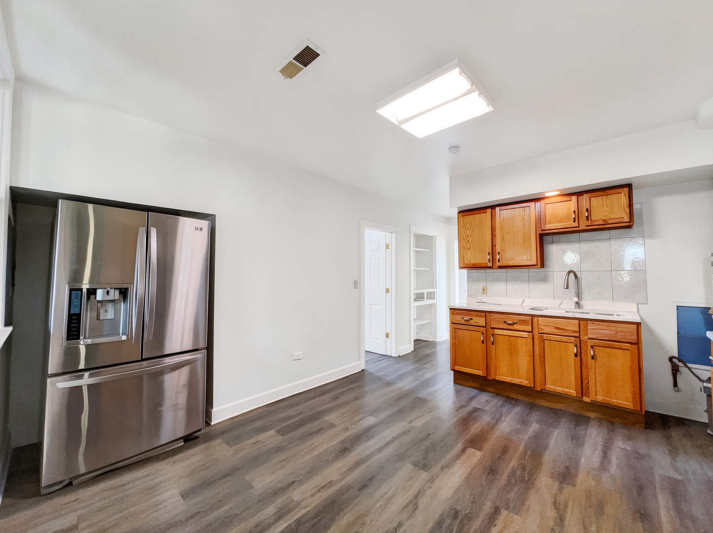 9046 S Brandon Avenue Unit: 3