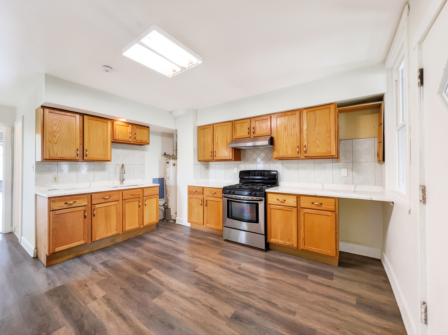 9046 S Brandon Avenue Unit: 3