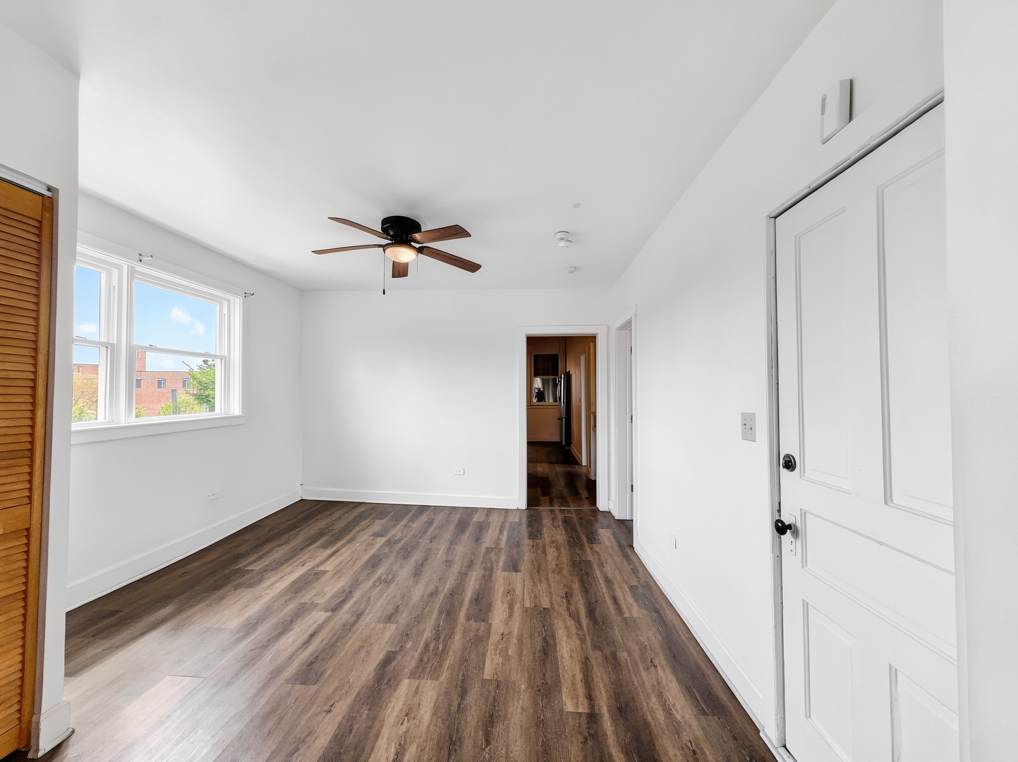 9046 S Brandon Avenue Unit: 3