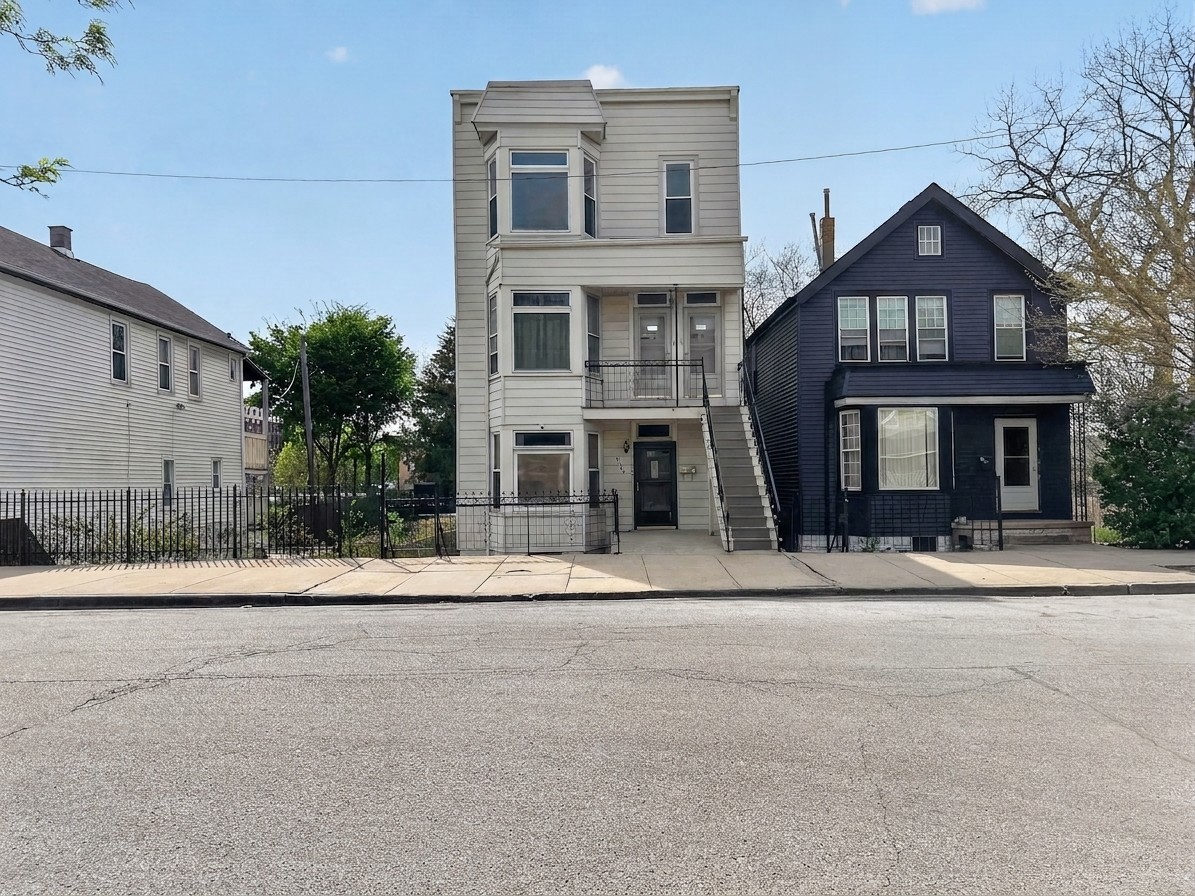 9046 S Brandon Avenue Unit: 3