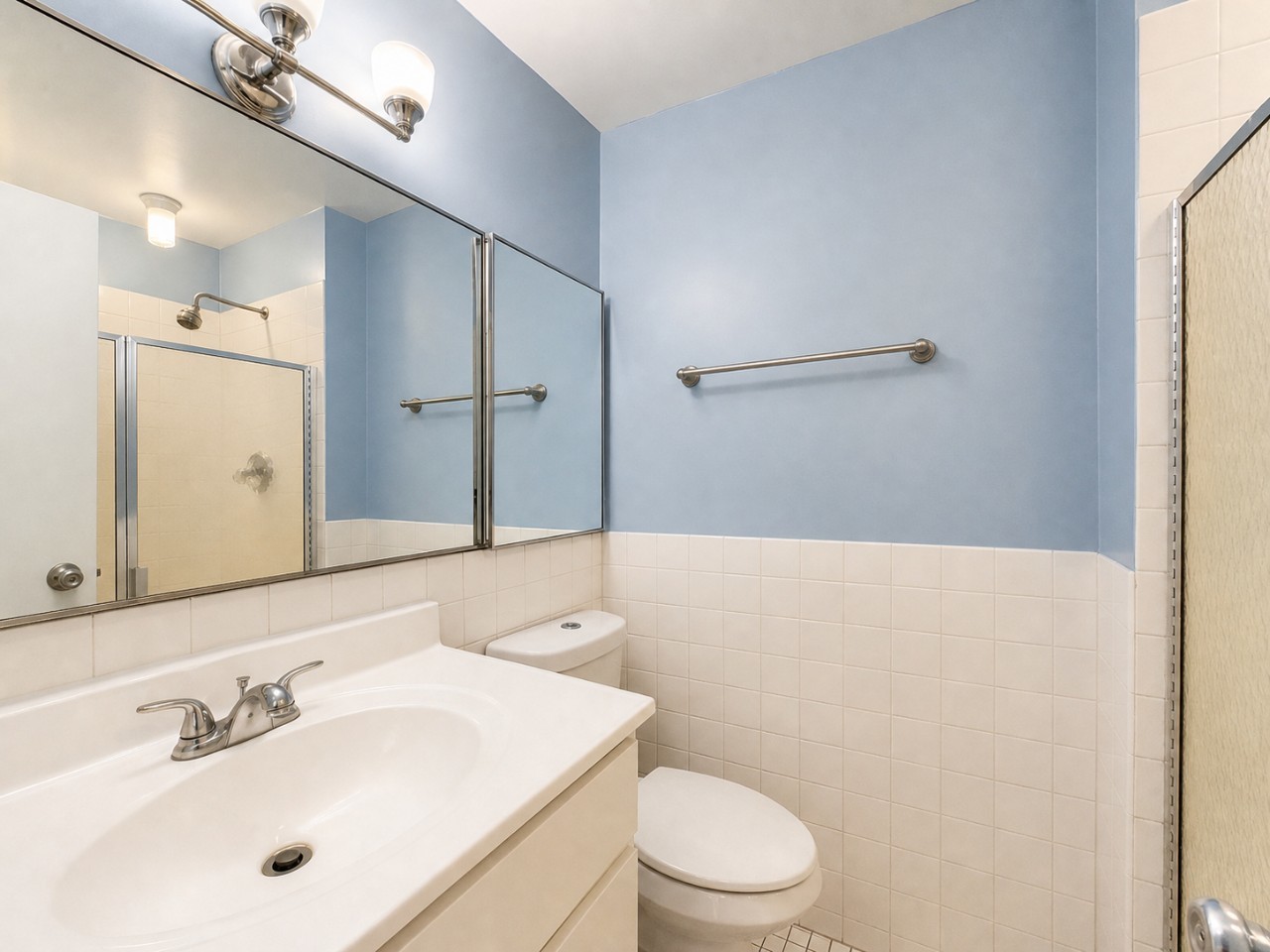 4250 N Marine Drive Unit: 716