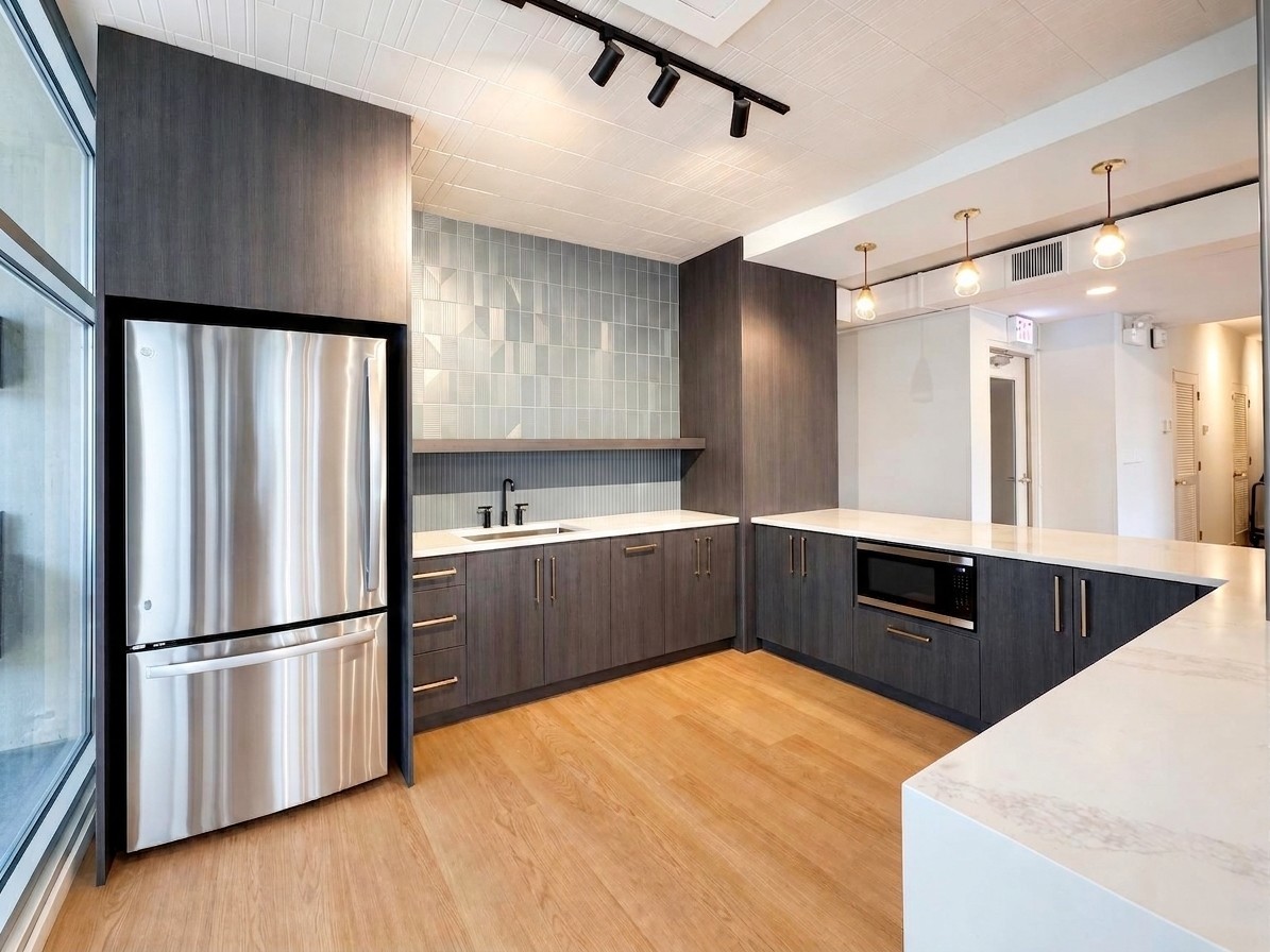 4250 N Marine Drive Unit: 716