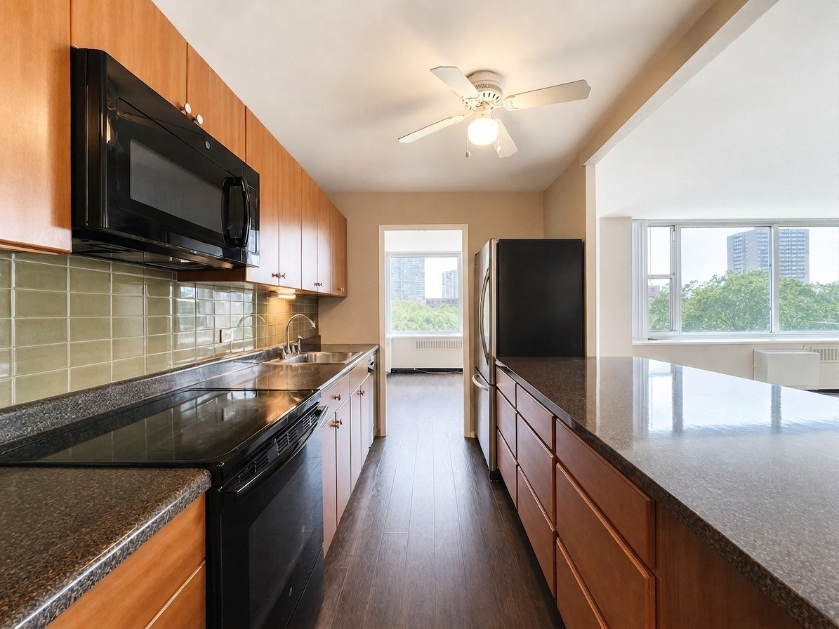 4250 N Marine Drive Unit: 716