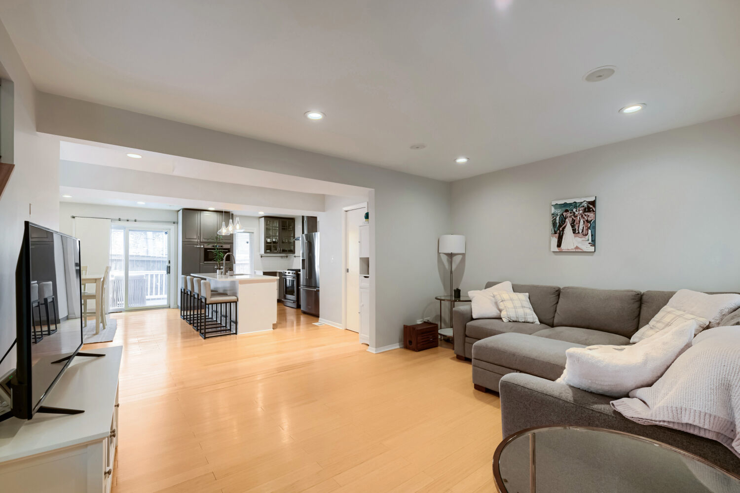 4647 N Kenmore Avenue Unit: B