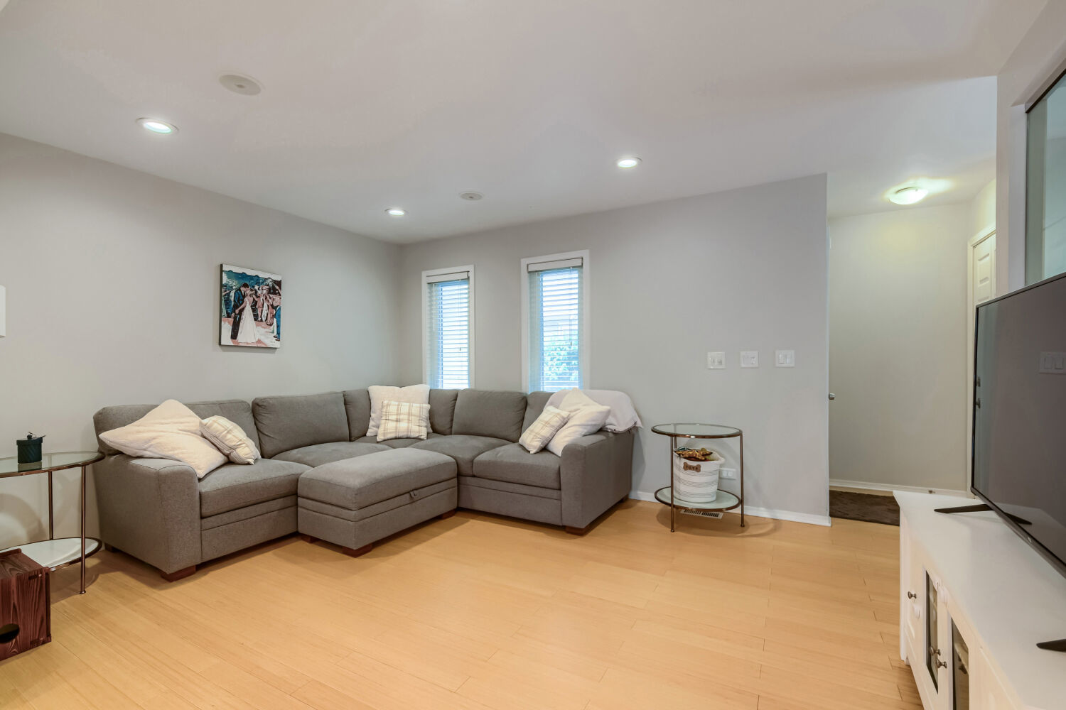 4647 N Kenmore Avenue Unit: B