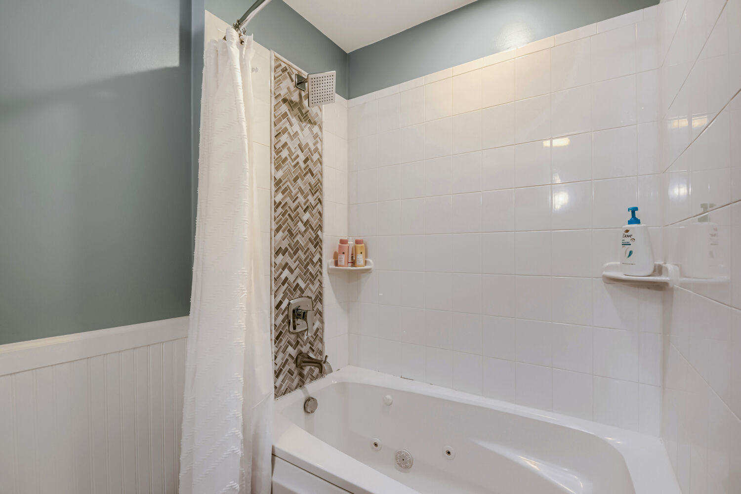 4647 N Kenmore Avenue Unit: B