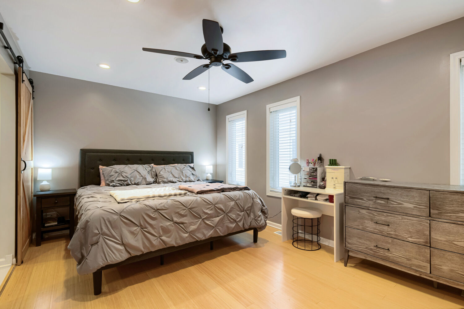 4647 N Kenmore Avenue Unit: B