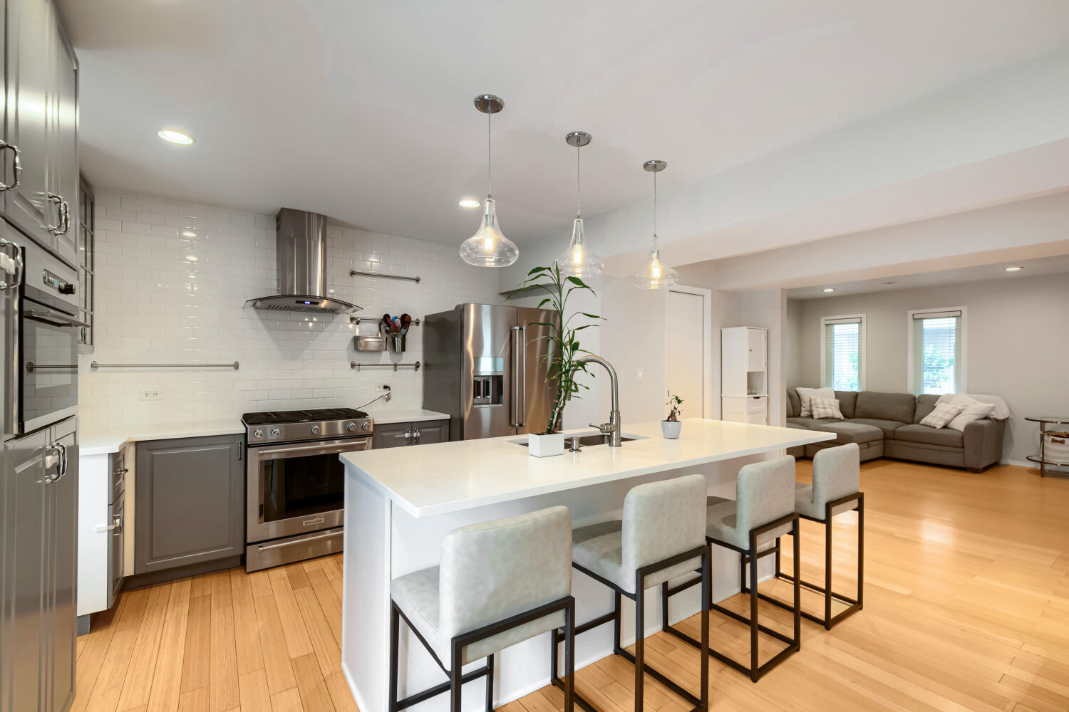 4647 N Kenmore Avenue Unit: B