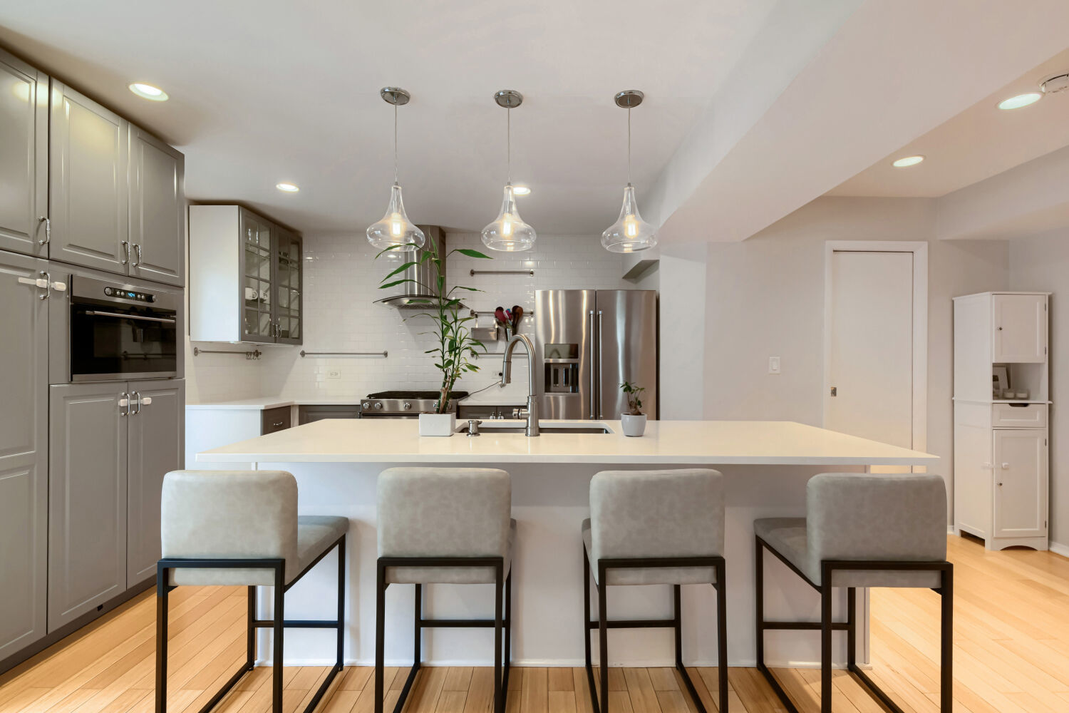 4647 N Kenmore Avenue Unit: B