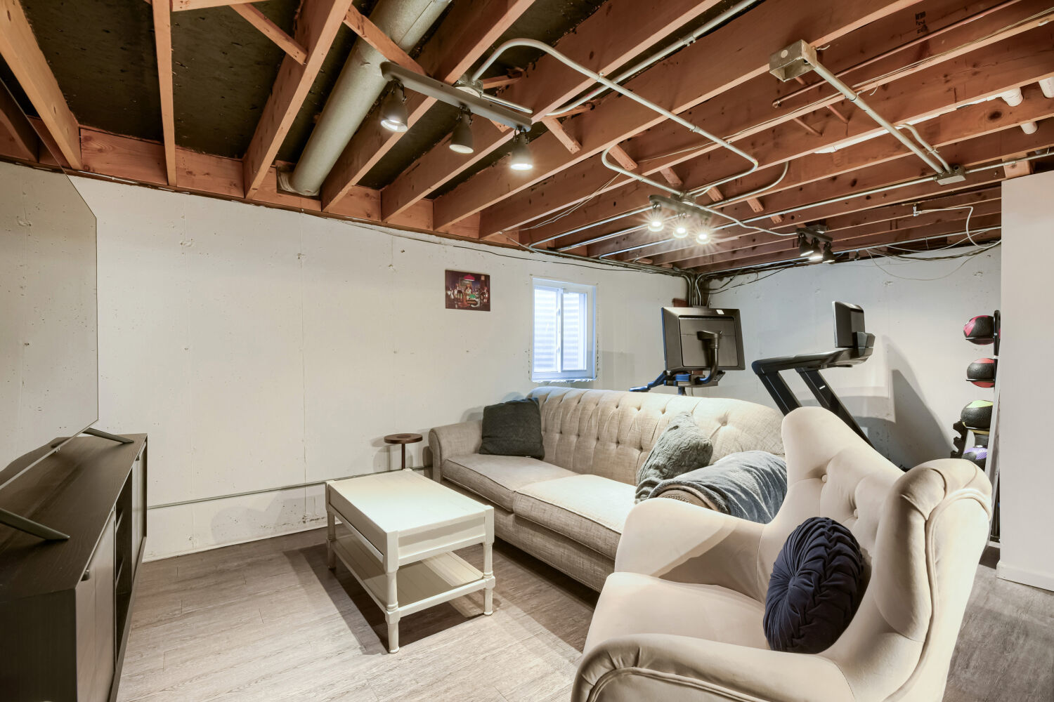 4647 N Kenmore Avenue Unit: B
