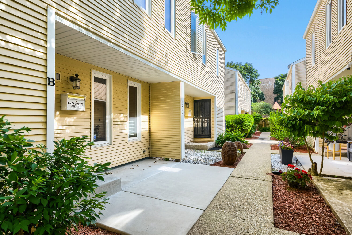 4647 N Kenmore Avenue Unit: B