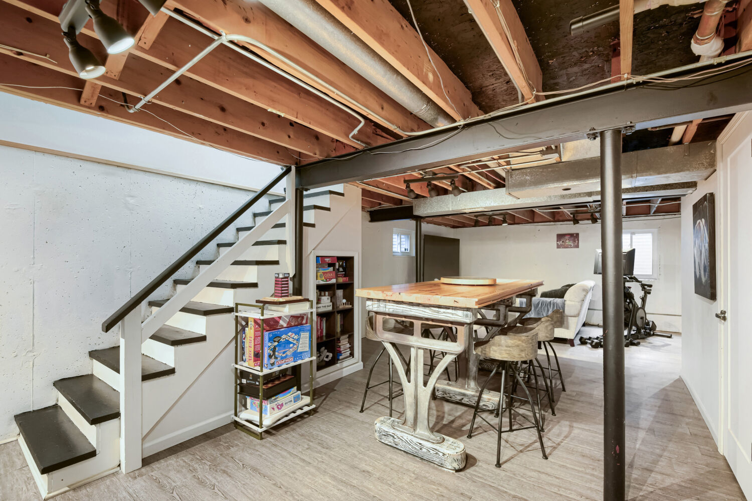 4647 N Kenmore Avenue Unit: B