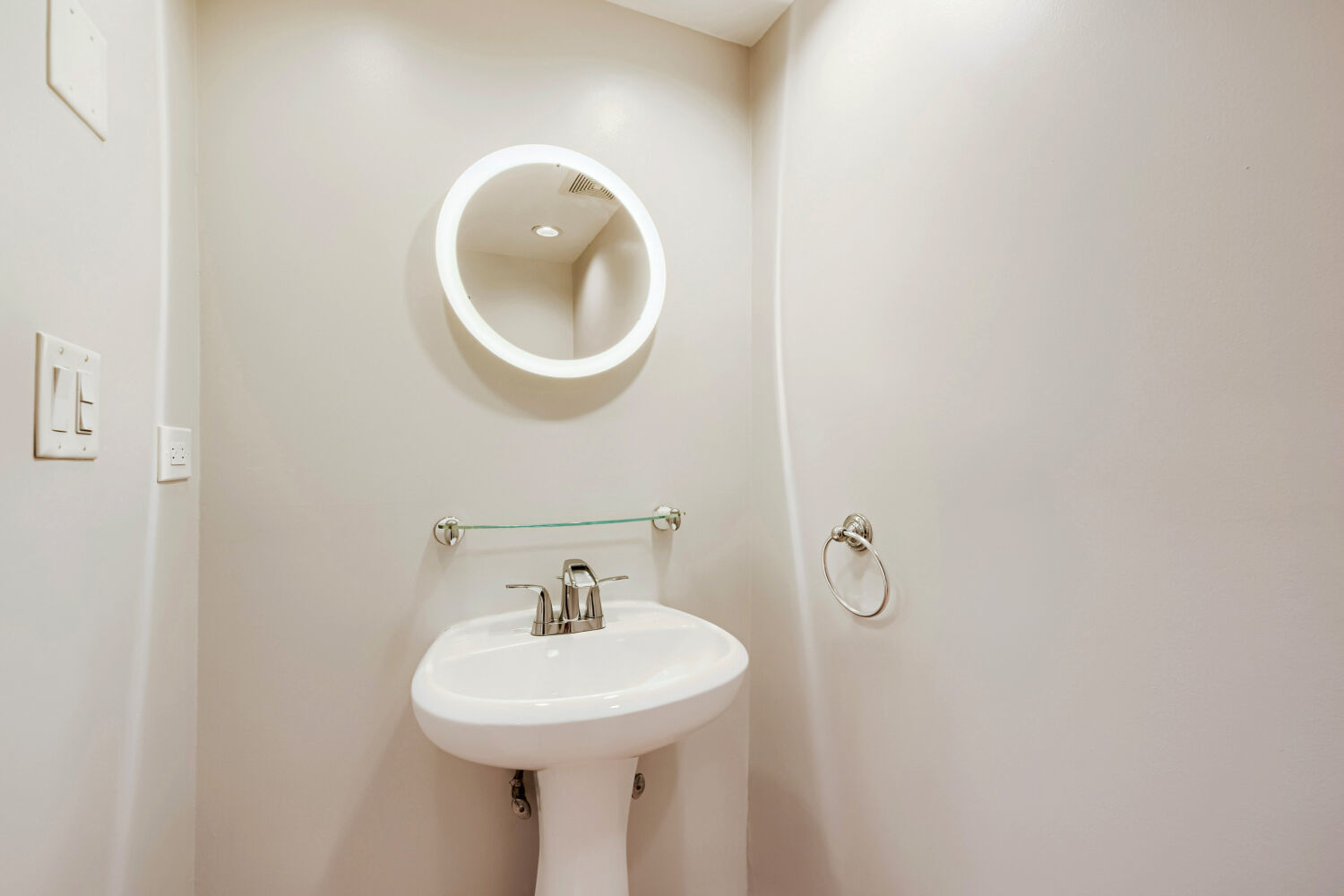4647 N Kenmore Avenue Unit: B