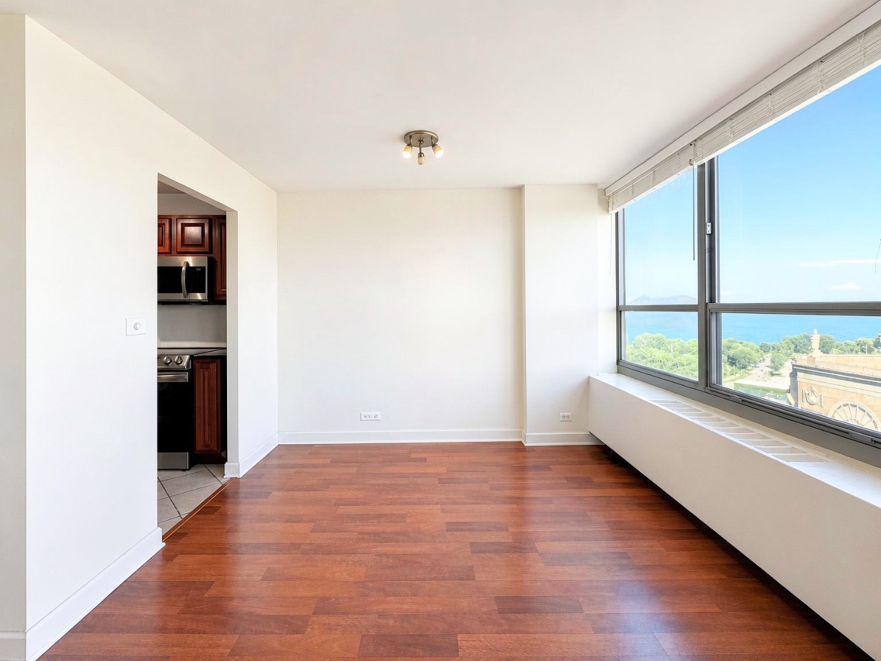 3550 N Lake Shore Drive Unit: 1806