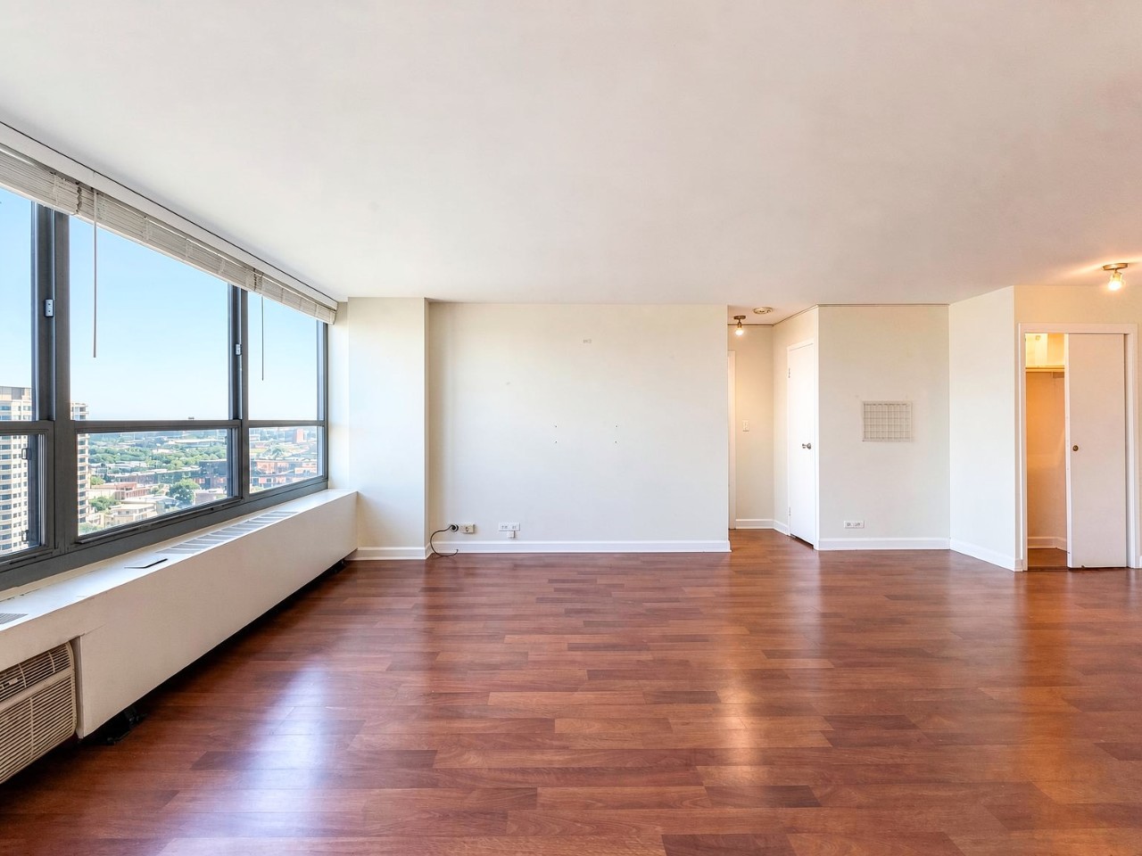 3550 N Lake Shore Drive Unit: 1806