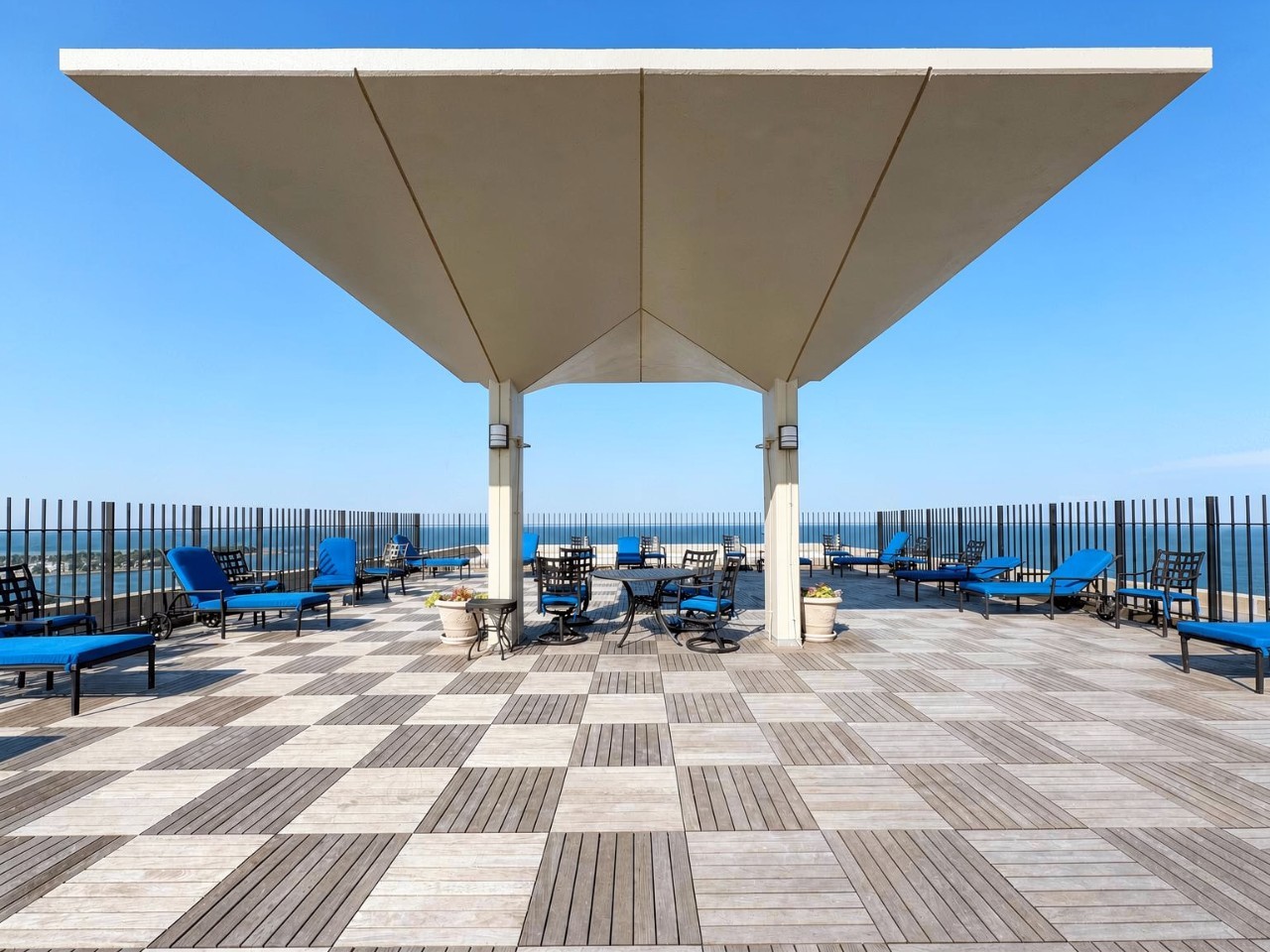3550 N Lake Shore Drive Unit: 1806