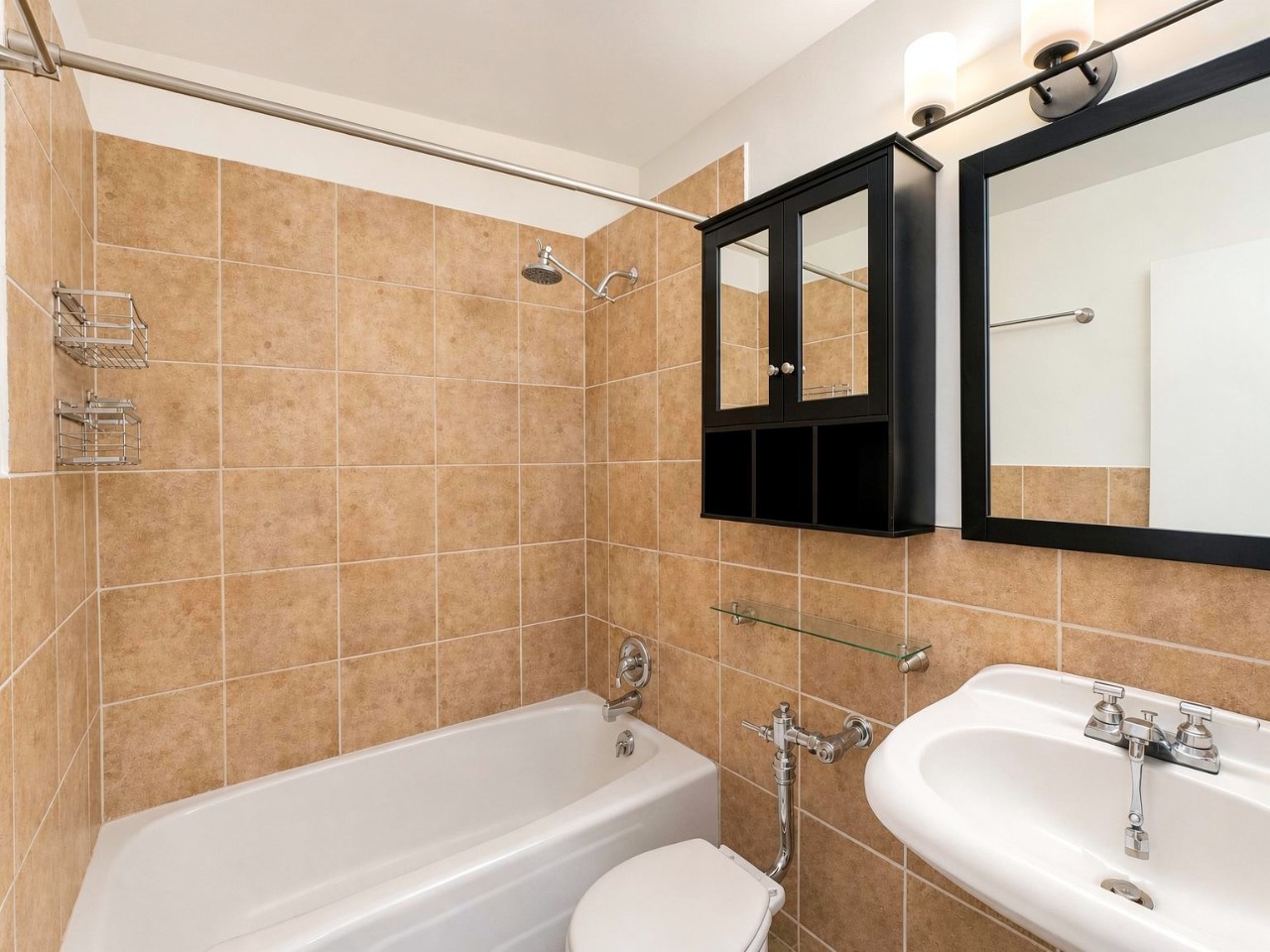 3550 N Lake Shore Drive Unit: 1806