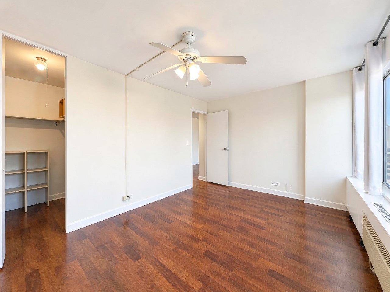 3550 N Lake Shore Drive Unit: 1806