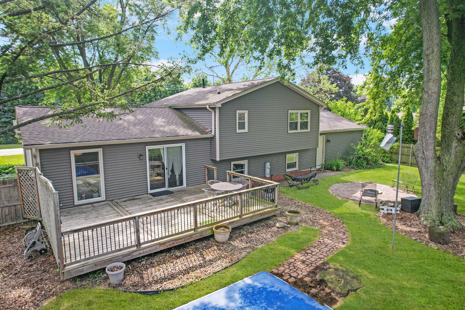 11S556 Book Road