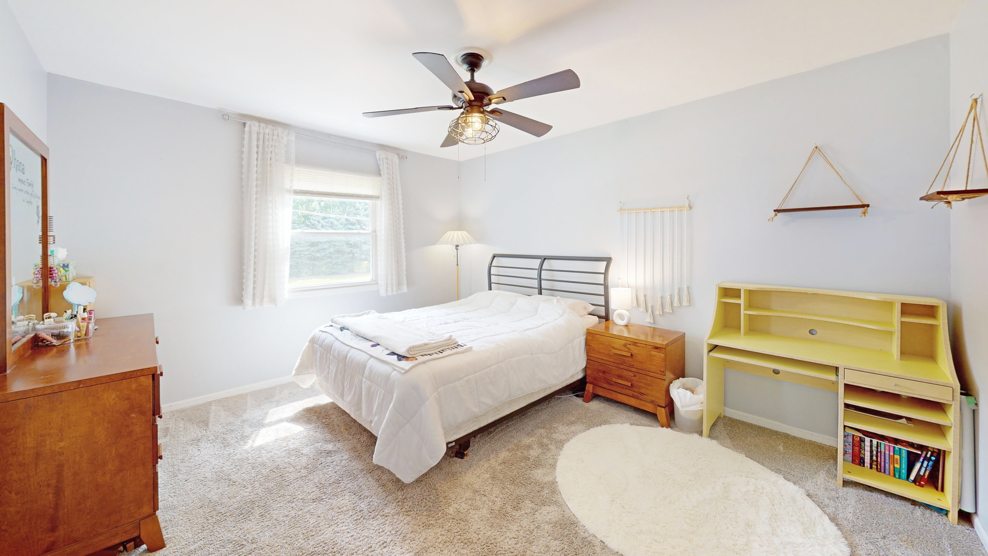 11S556 Book Road