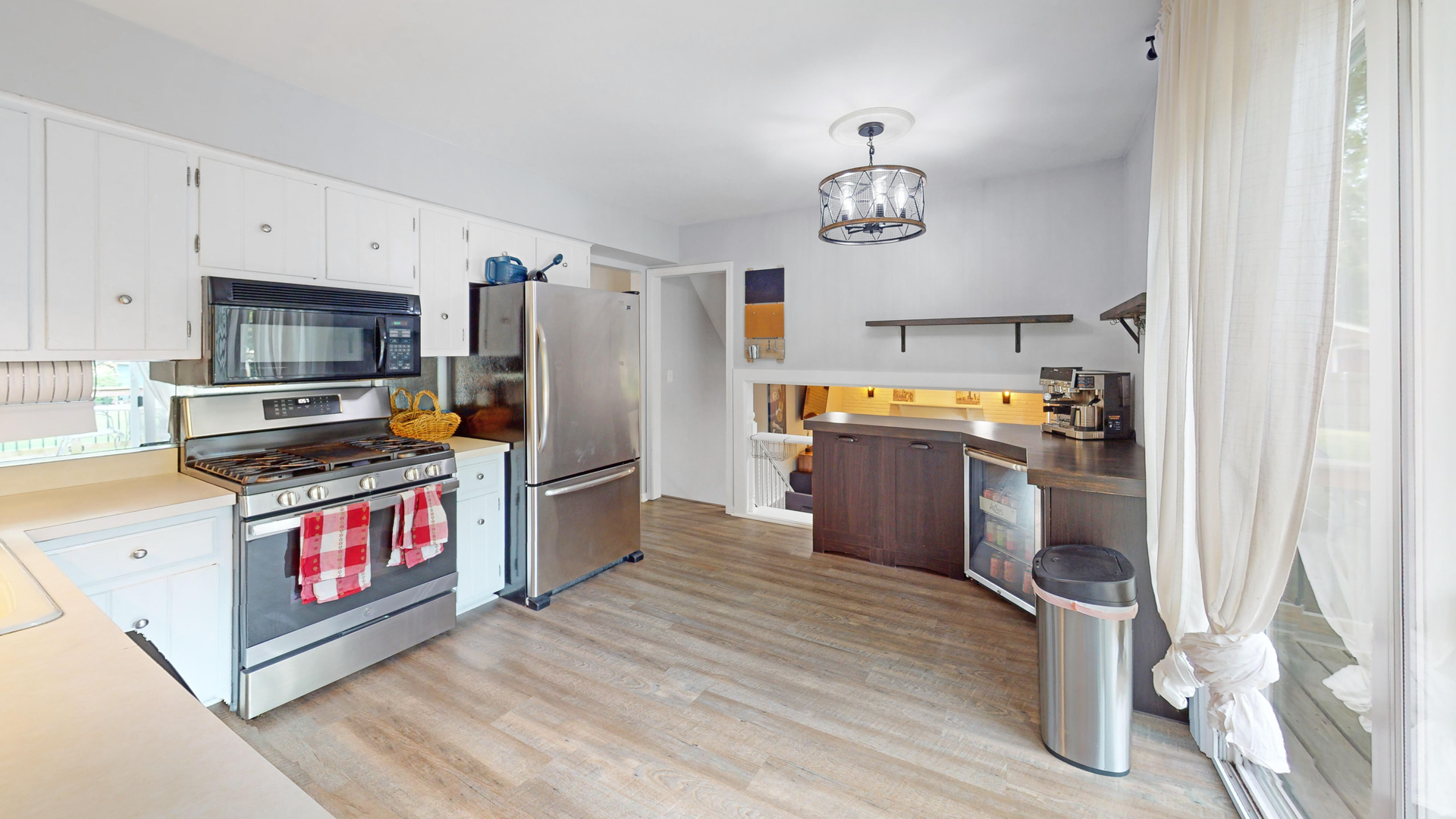 11S556 Book Road