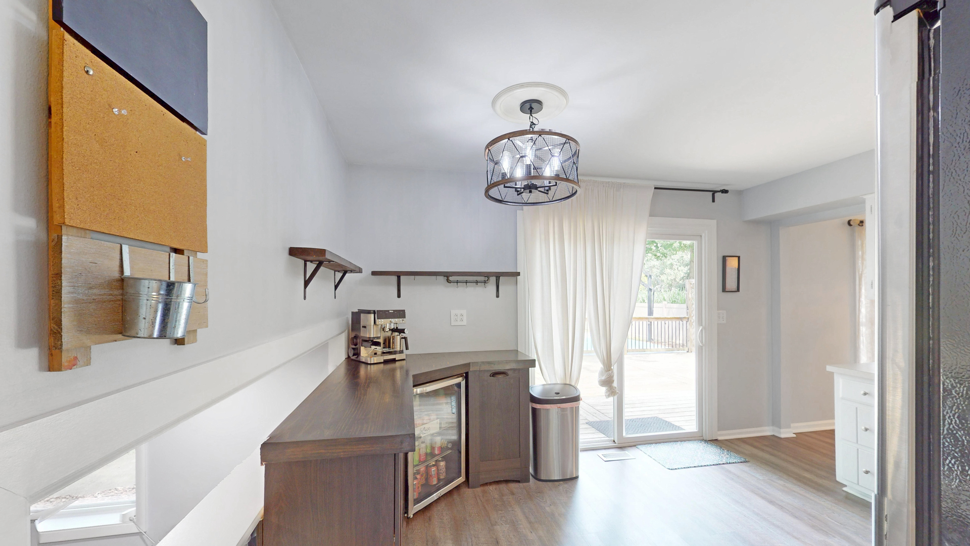 11S556 Book Road