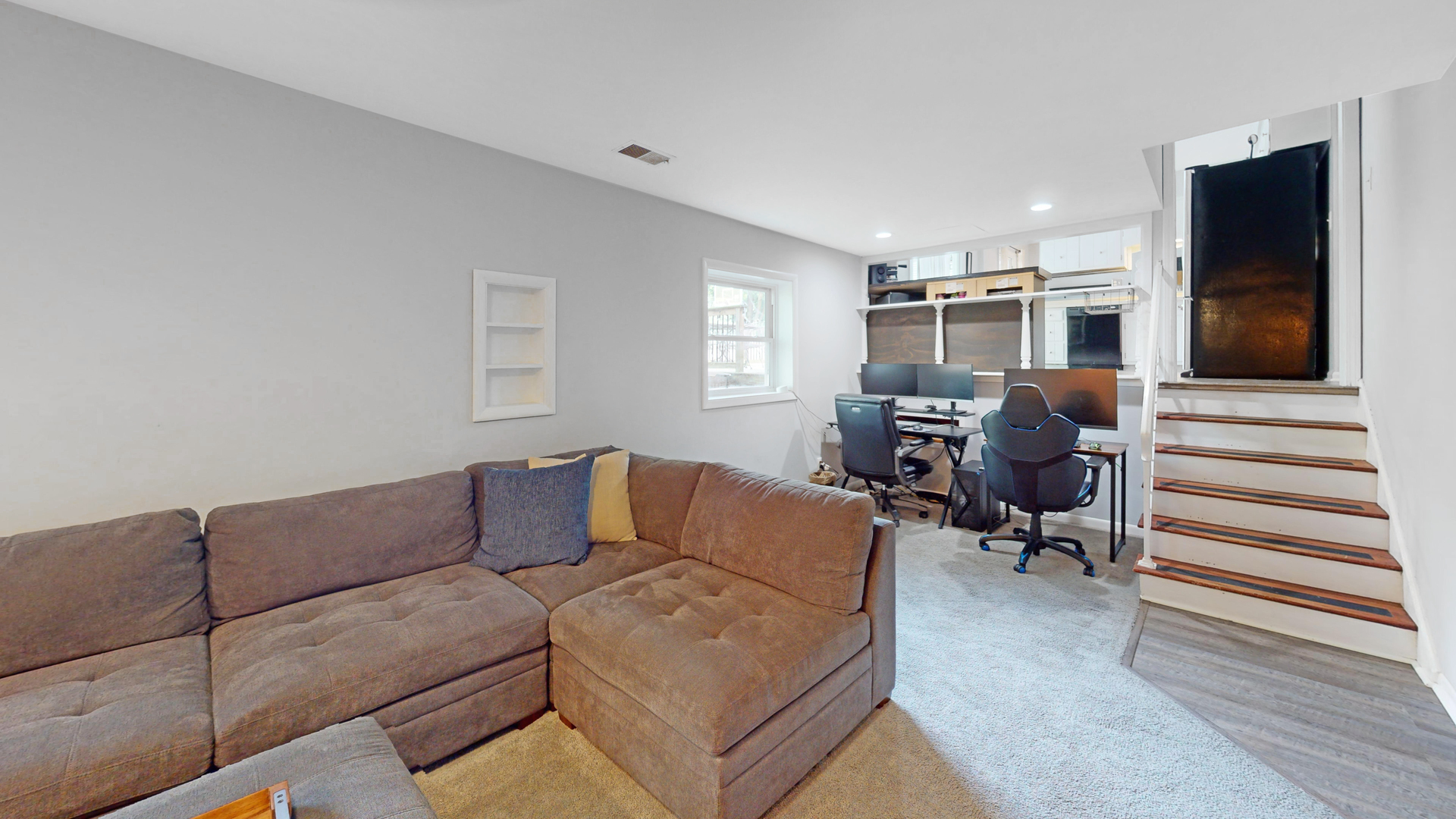 11S556 Book Road