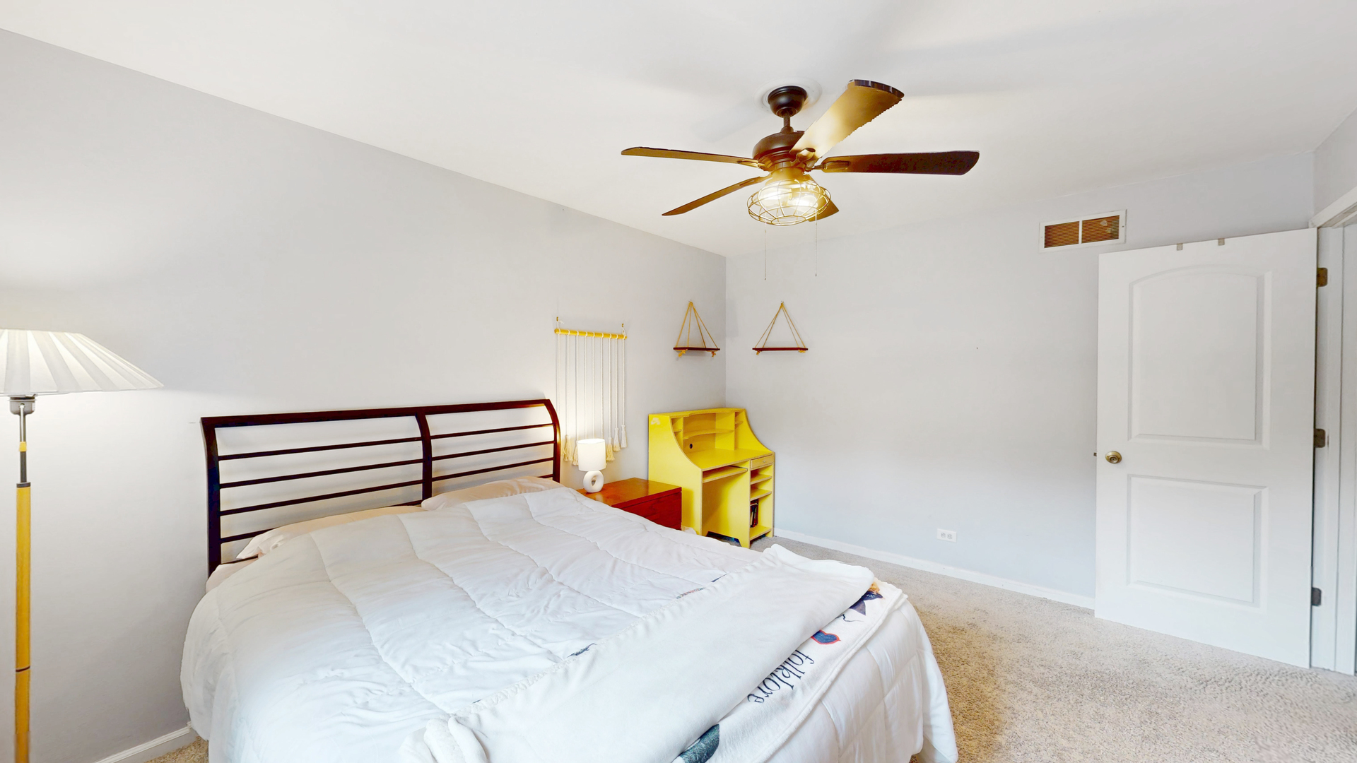 11S556 Book Road