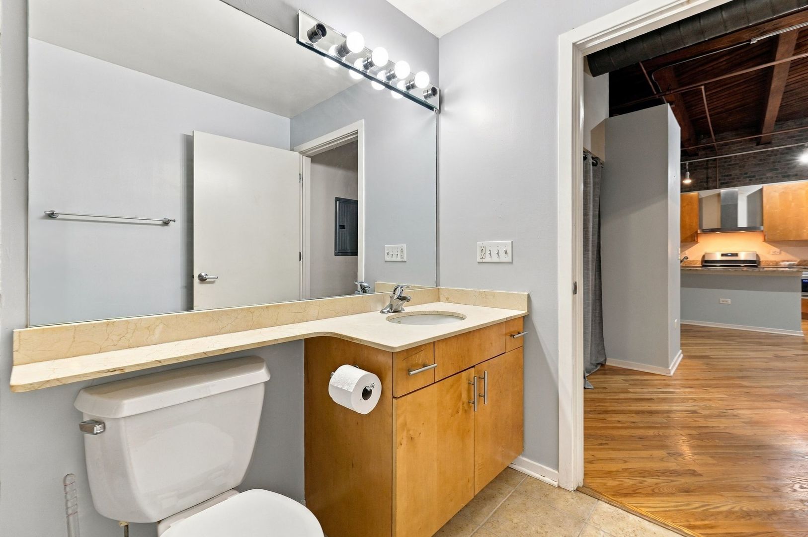 1040 W ADAMS Street Unit: 268