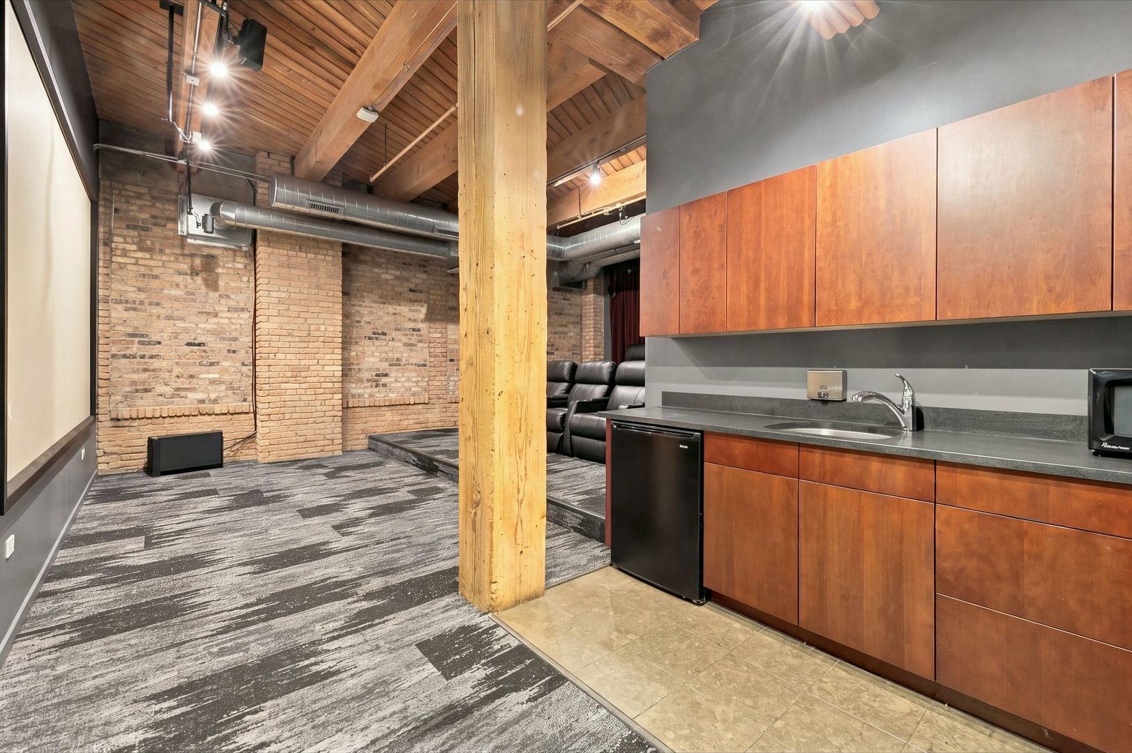 1040 W ADAMS Street Unit: 268