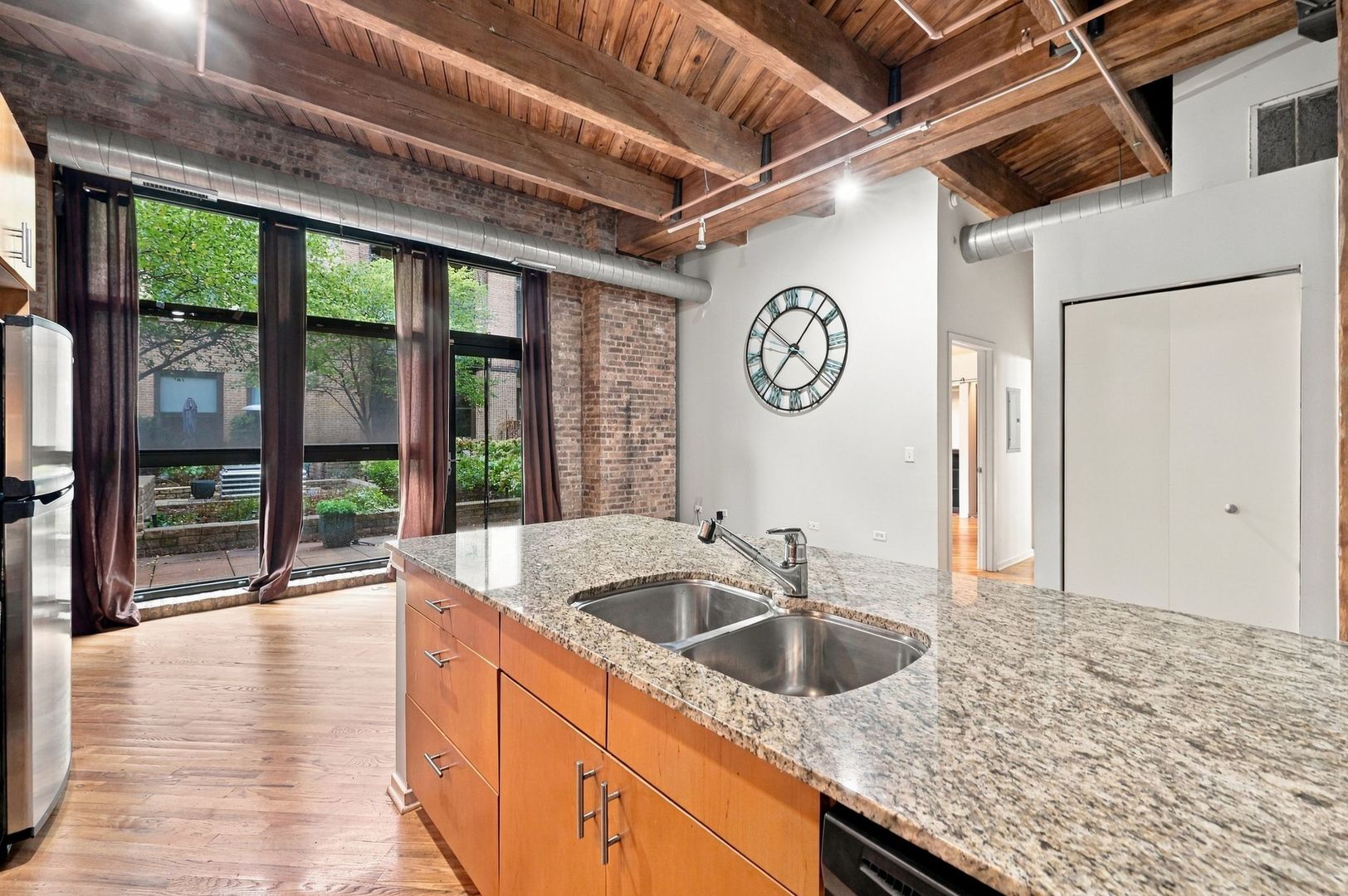 1040 W ADAMS Street Unit: 268